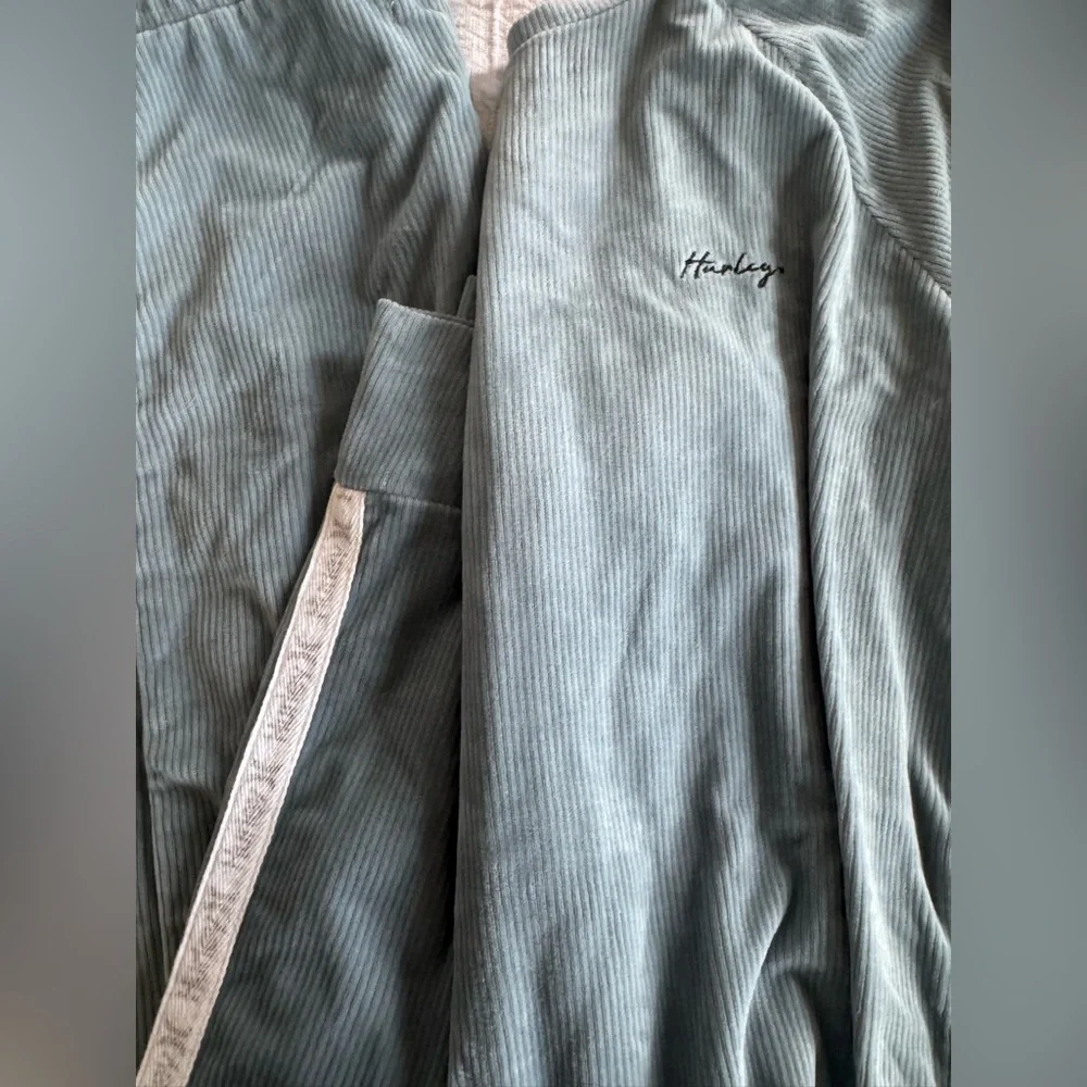 Lot Of 2 Hurley Women's Small Velour Pullover Sweatshirt And Pants Set Tracksuit - Picture 2 of 7
